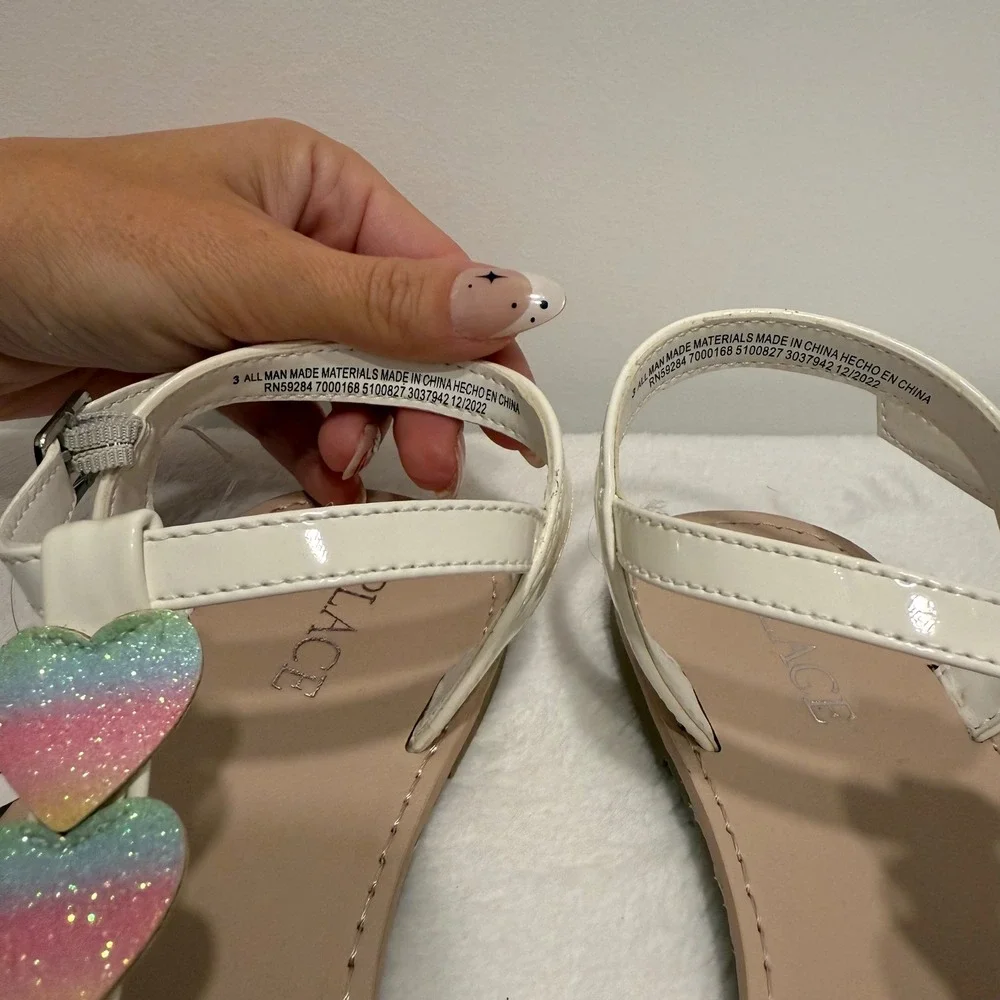 The Childrens Place‎ Girls Rainbow Glitter Heart White Sandals Size 3